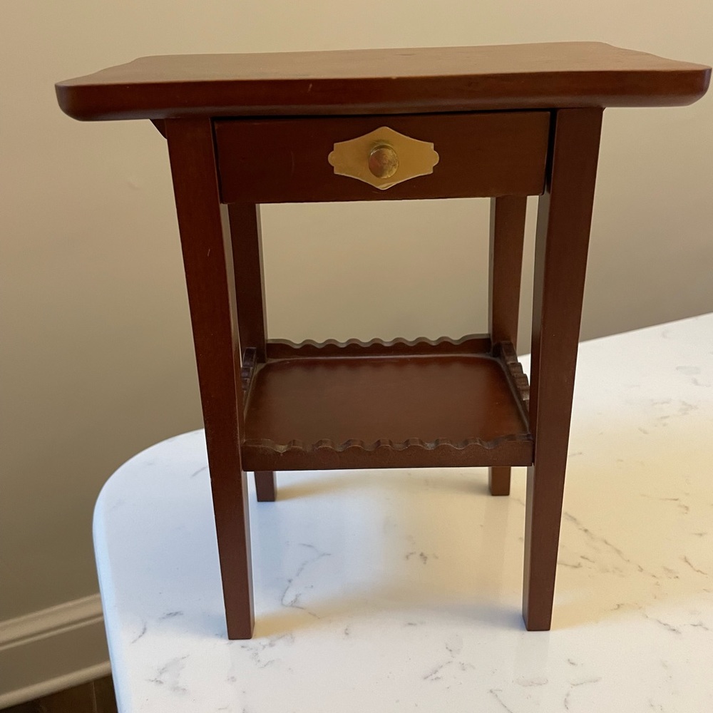 Dressing Table - Picture 2 of 3